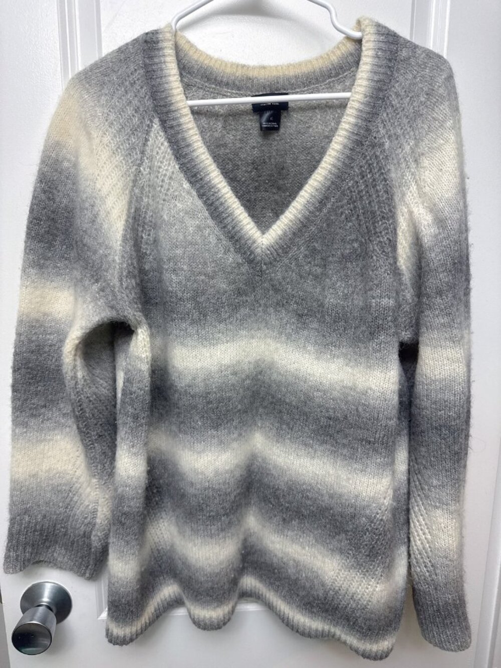 Club Monaco V-neck sweater gray ombre stripe alpaca cashmere blend women's L